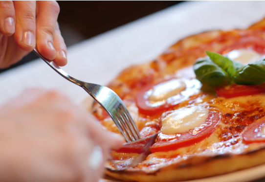 Restoran piza di Spanyol menggunakan aplikasi pelayan virtual. (Foto: Unsplash.com)