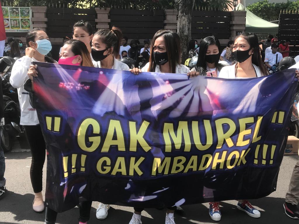 Aksi demo beberapa saat lalu. (Foto: istimewa)