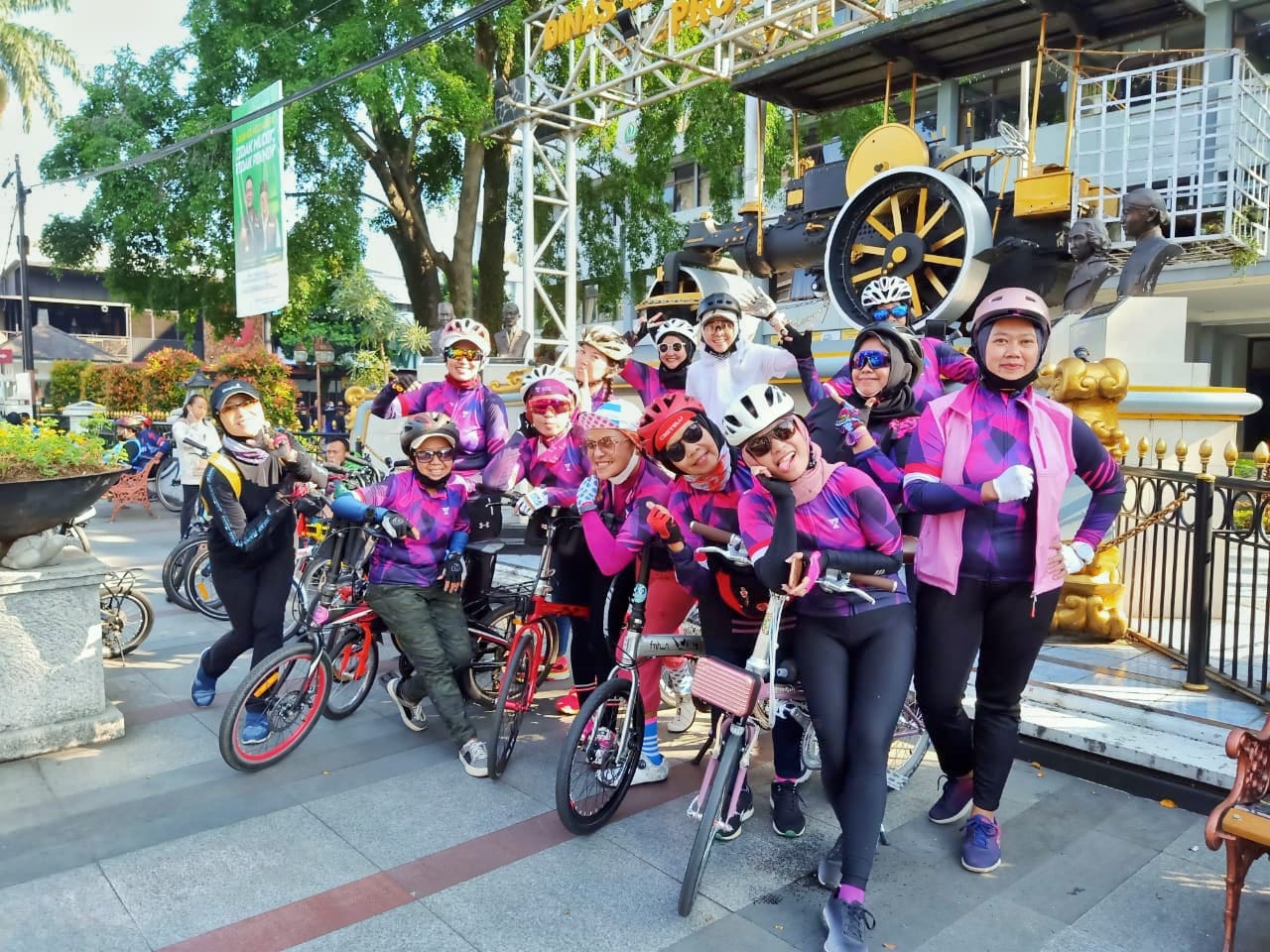 WCC Bandung pecinta Seli, kumpul bersama usai gowes. (Foto: Yudy Hananta)