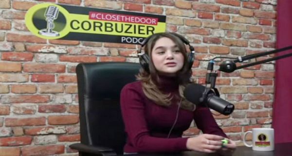 Hana Hanifah tampil di kanal YouTube Deddy Corbuzier. (Foto: YouTube)