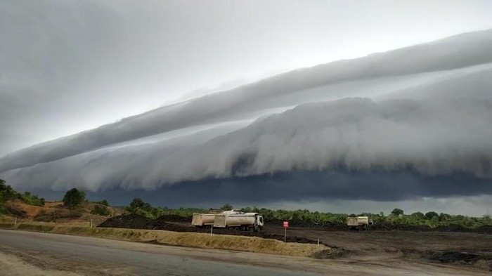 Awan tsunami di Meulaboh. (Foto: Istimewa)