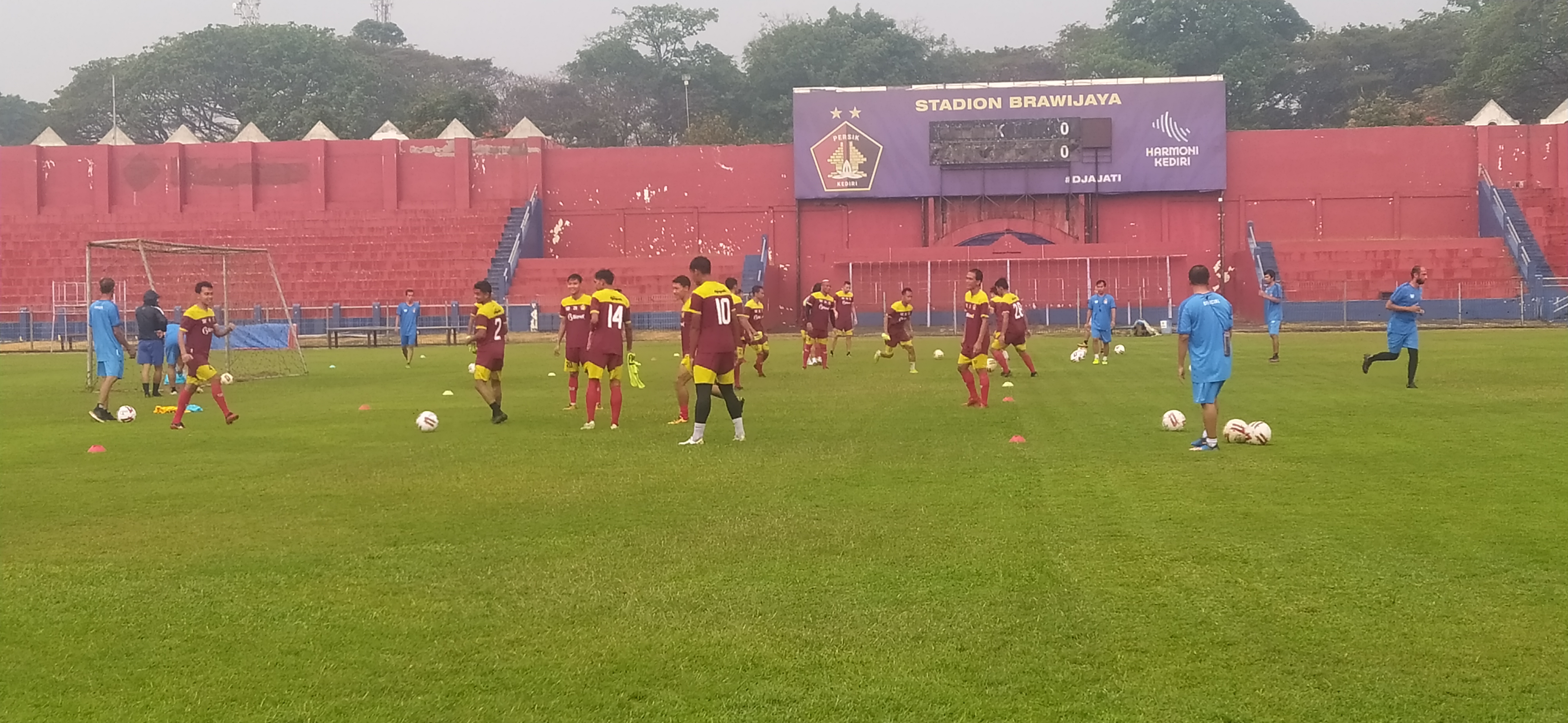 Persik Kediri menggelar latihan perdana. (Foto: Fendhy Plesmana/Ngopibareng.id)