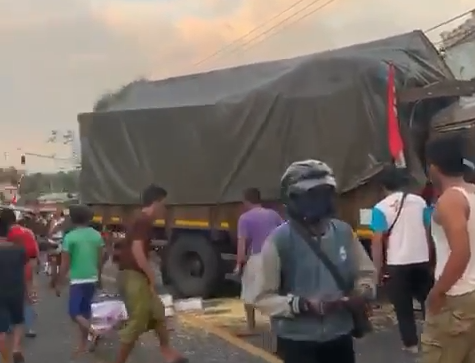 Laka lantas di Kecamatan Sempolan, Jember, Kamis, 13 Agustus 2020. (Foto: Tangkap Video Youtube)