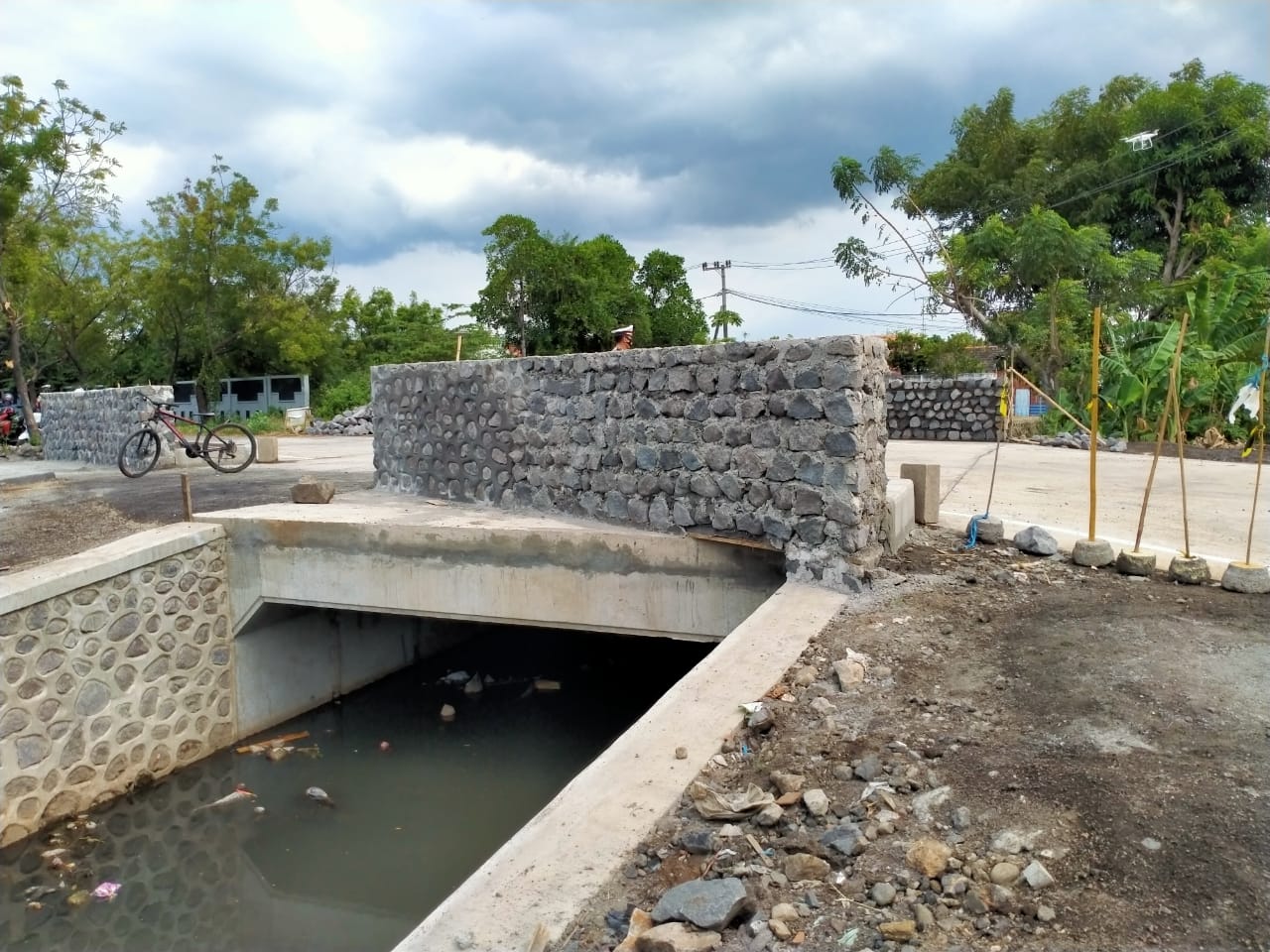 Gorong-gorong di JLU Mayangan, Kota Probolinggo yang diresmikan Walikota Hadi Zainal Abidin. (Foto: Ikhsan Mahmudi/Ngopibareng.id)