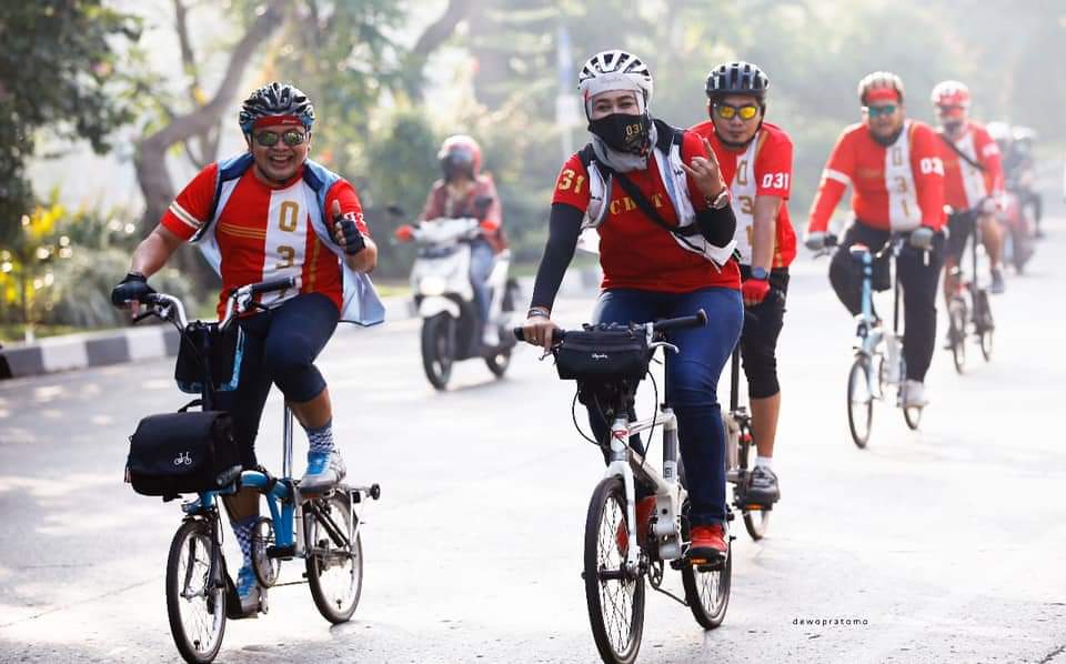 031Brompton peringati HUT ke-75 RI dengan gowes bareng dan talkshow. (Foto: Dewo Pratomo) 