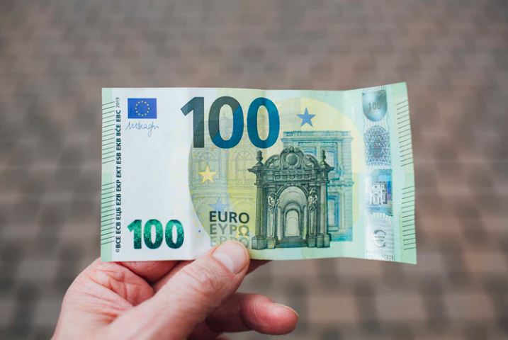 Mata uang Euro. (Foto: Unsplash.com)