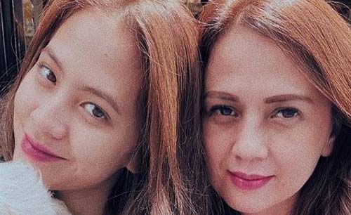 Adhisty Zara (kiri) dan ibunya, Sofia Yulinar. (Foto:PikiranRakyat)