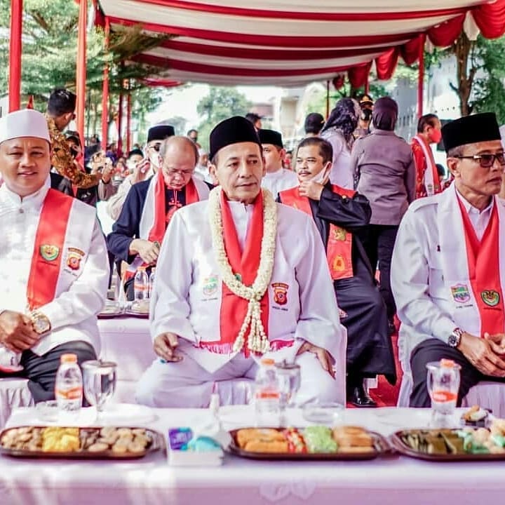 Rais Jam'iyah Ahlith Thariqah Mu'tabarah an-Nahdliyah (JATMAN) Habib Luthfi bin Yahya dalam acara Silaturahmi Kebhinekaan di Banyumas. (Foto: Istimewa)