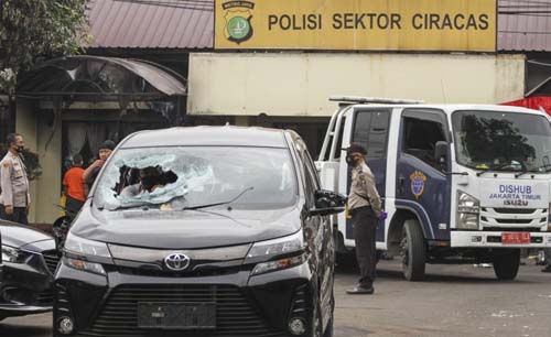 Mapolsek Ciracas diserang Sabtu lalu, sebanyak 12 prajurit TNI AD ditahan di Denpom Guntur. (Foto:Antara)