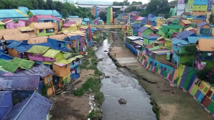 Kawasan Wisata Kampung Warna-Warni Jodipan, Blimbing, Kota Malang (Foto: Lalu Theo/ngopibareng.id)