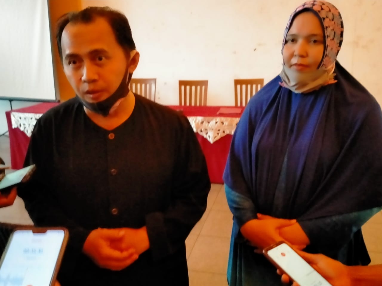 Tutang Heru Aribowo bersama istrinya. (Foto: Ikhsan Mahmudi/Ngopibareng.id)