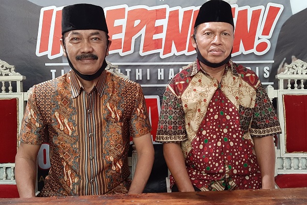 Bakal pasangan calon (bapaslon) walikota dan wakil Walikota Solo dari jalur independen, Bagyo Wahyono-FX Suparjo (Bajo). (Foto: Tikus Pithi)