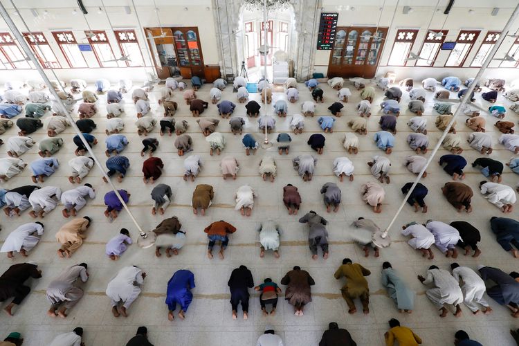 Jamaah masjid di tengah masa pandemi Covid-19. (Foto: Istimewa)