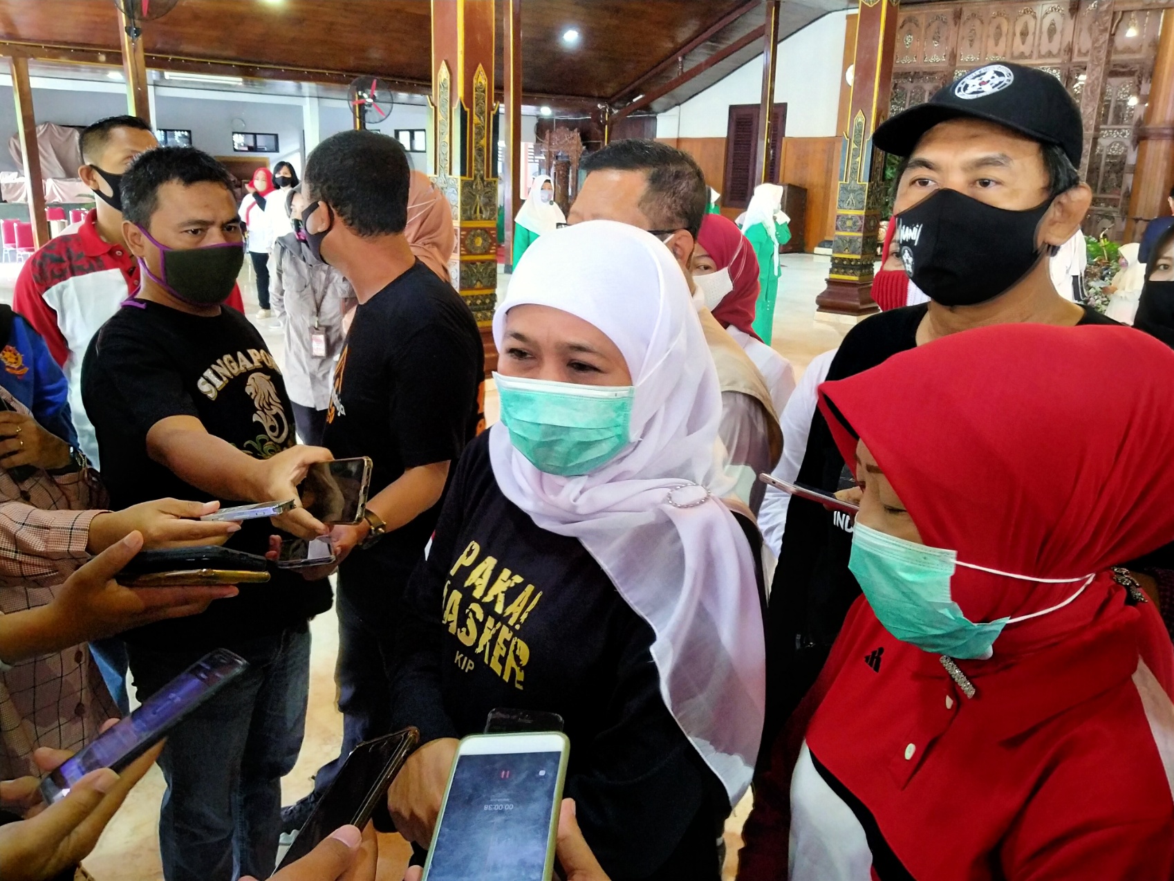 Gubernur Jatim, Khofifah Indar Parawansa jelang Gowes di Pendopo Tulungagung, Minggu 13 September 2020. (Foto: Fariz Yarbo/Ngopibareng.id)