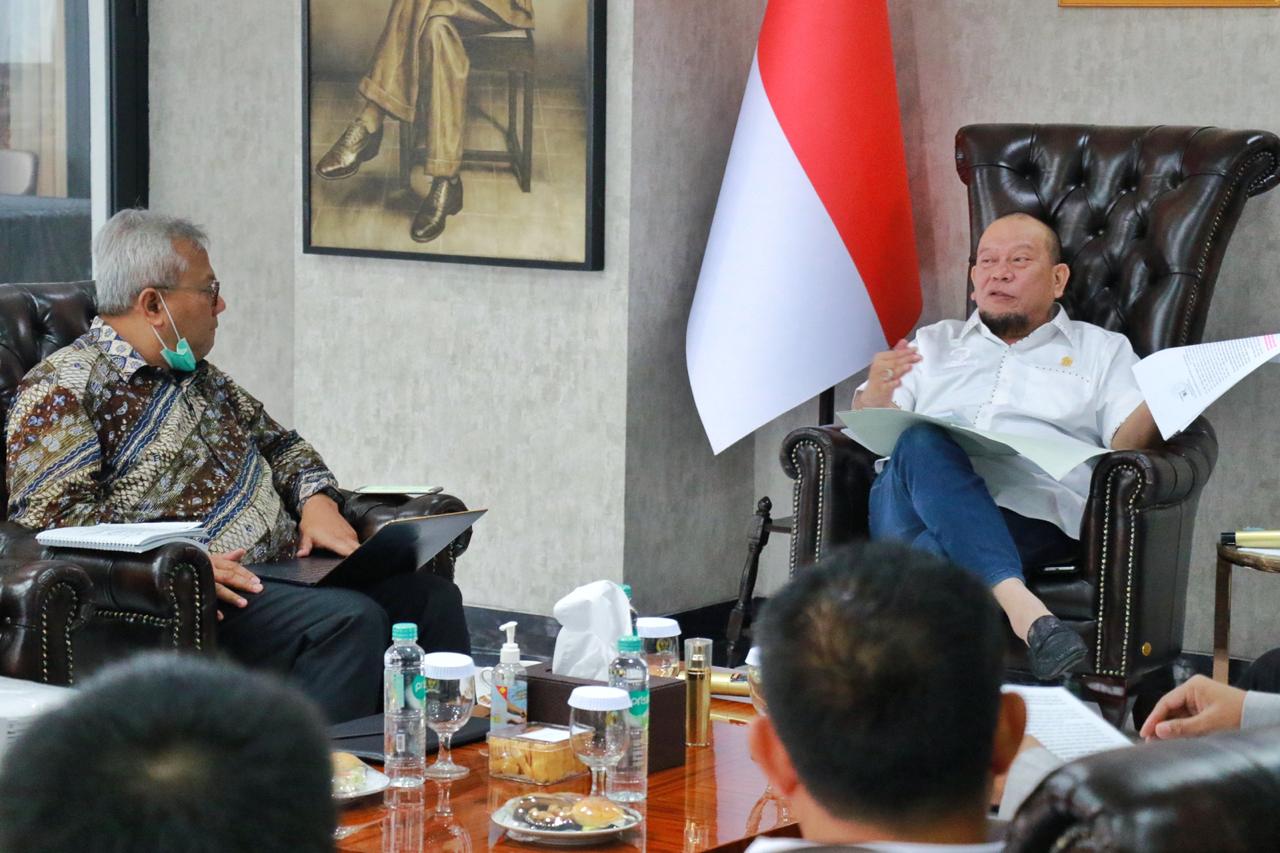 Ketua DPD RI, La Nyalla Mahmud Mattalitti ketika menemui KPU RI dan Bawaslu RI. (Foto: Istimewa)