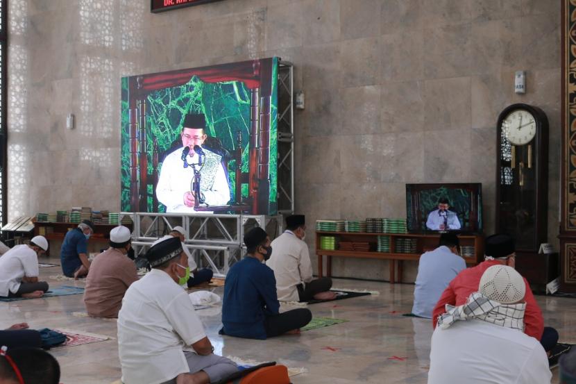 Suasana khotbah di masjid dalam masa pandemi Covid-19. (Foto: Istimewa)