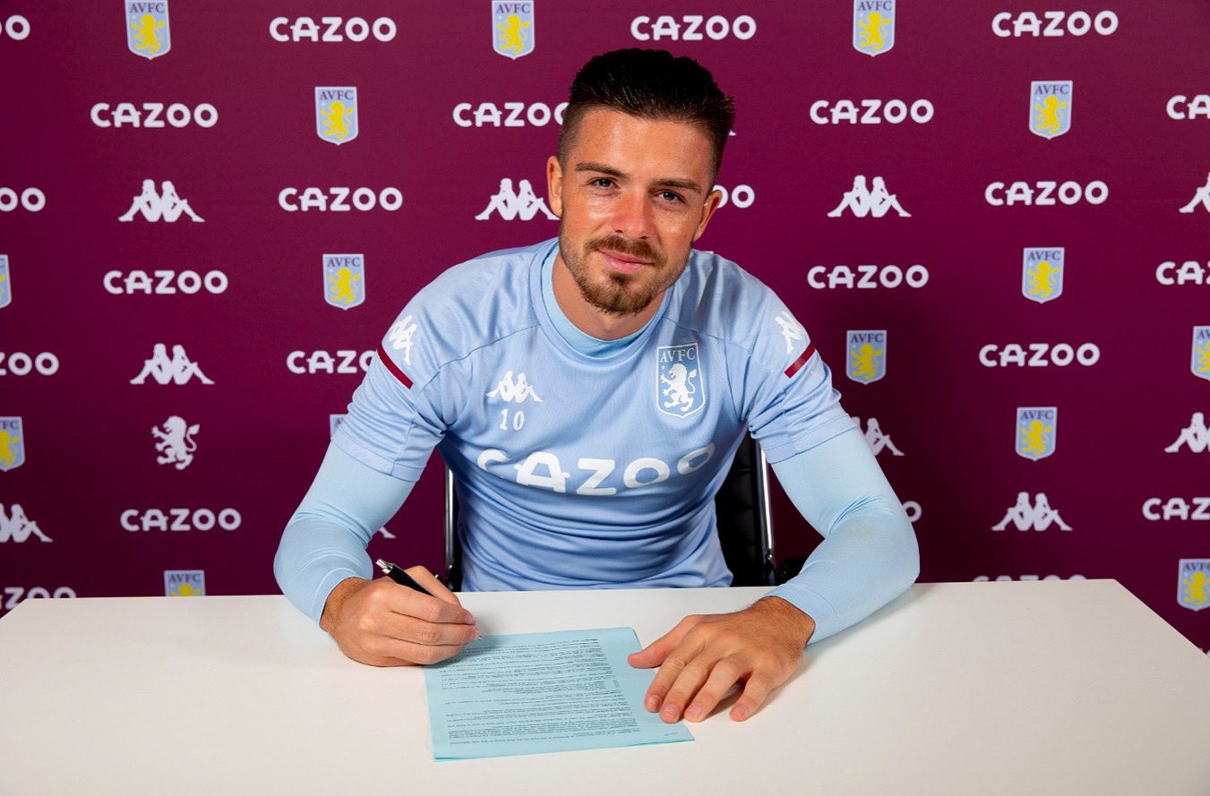 Jack Grealish ketika menandatangani perpanjangan kontrak di Aston Villa. (Foto: Twitter/@JackGrealish)