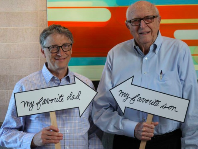 Bill Gates bersama sang ayah, William Henry Gates Sr. (Foto: Blog Bill Gates)