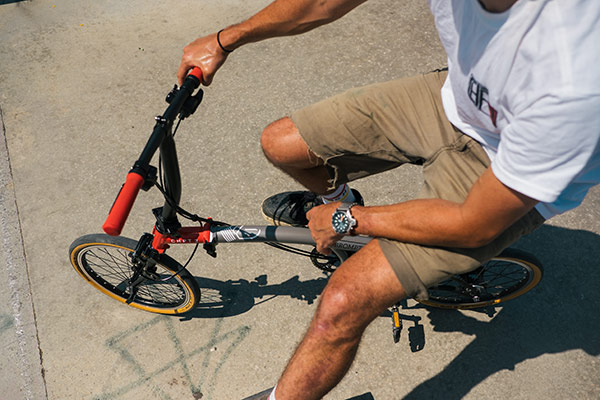 Brompton x CHPT3 dengan handspad warna merah pakai merek Ergon GE1 Evo Slim. (Foto: Istimewa)