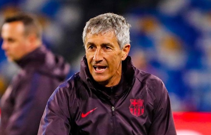 Barcelona akan digugat oleh Quique Setien. (Foto: Twitter/@