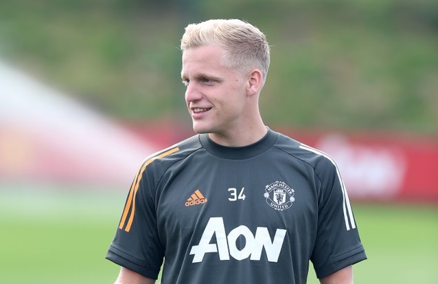 Donny van de Beek akan menjalani debutnya bersama MU di laga ini. (Foto: Twitter/@ 