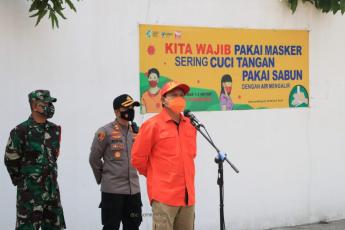 Bupati Pasuruan saat memimpin apel gabungan persiapan pelaksanaan PSBB. (Foto: Dok Humas)