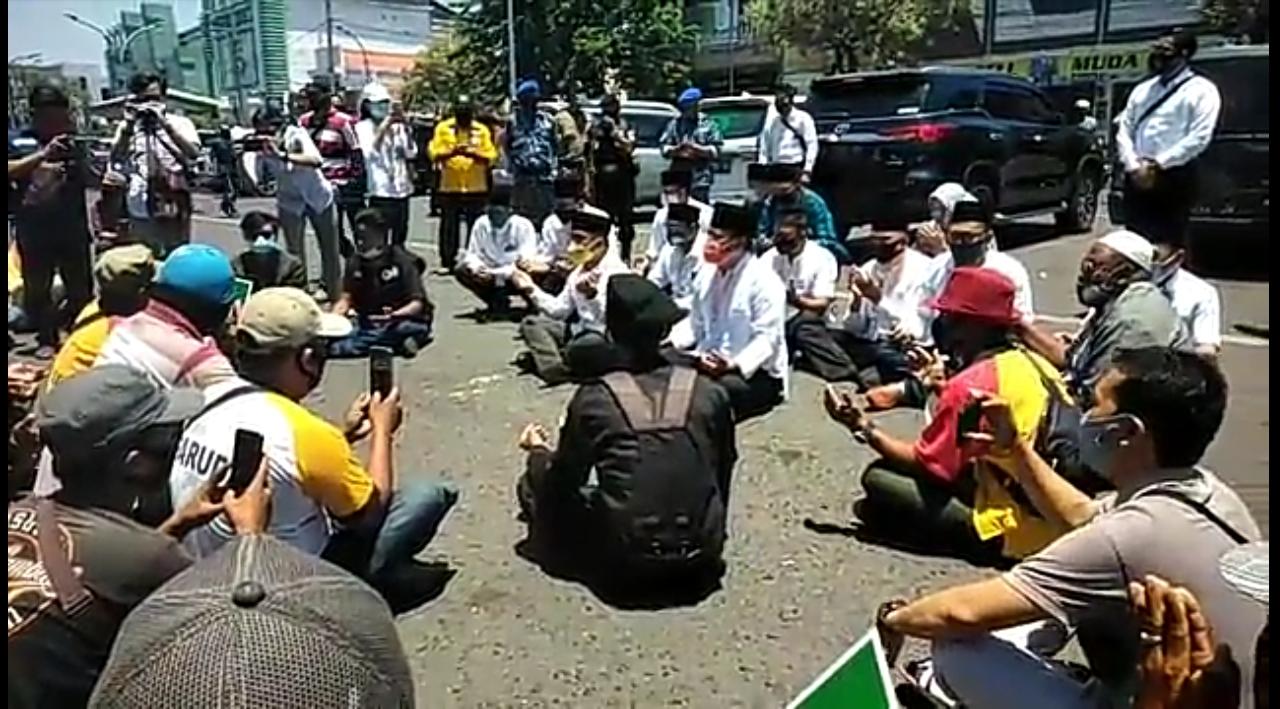 Doa tukang becak untuk Gus Ipul-Mas Adi. (Foto: Istimewa)