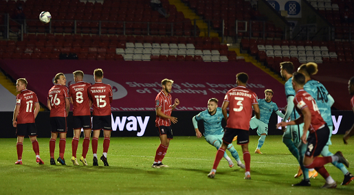 Liverpool bertandang ke Tim Divisi Tiga, Lincoln City, di Sincil Bank Stadium, Jumat 25 September 2020 dini hari WIB. (Foto: Twitter @LFC)