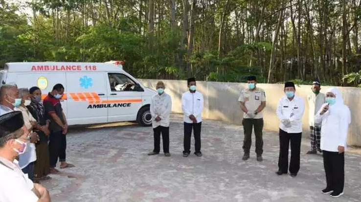 Suasana duka meninggalnya H. Ahmad Fauzi Bin Abdul Mughni, adik ipar Khofifah Indar Parawansah. (Foto: Instagram @khofifah.ip)