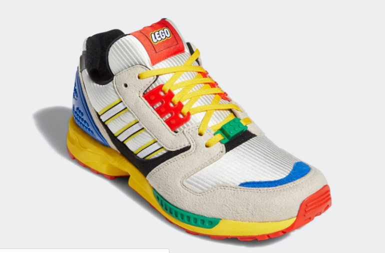 Adidas lego seri ZX800  dirilis pada Jumat 25 September 2020. (Adidas)