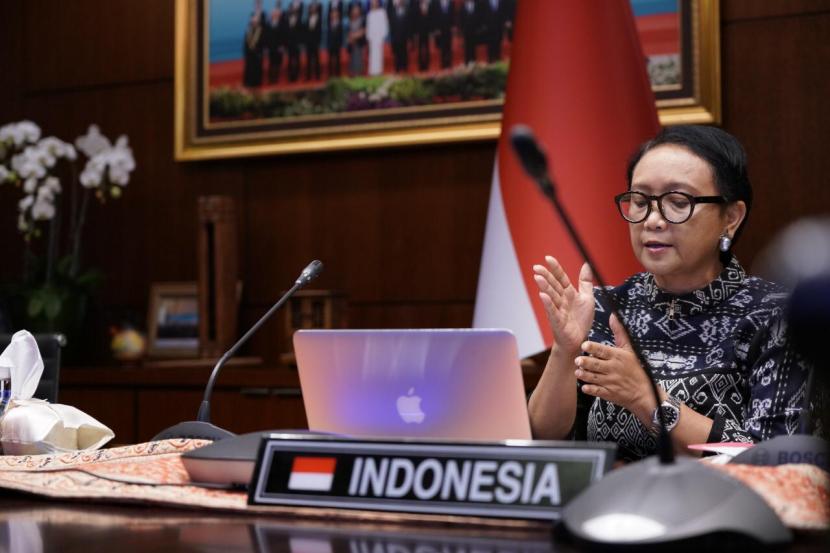 Menteri Luar Negeri Retno Marsudi dalam pertemuan bertajuk “The Challenge of a Lifetime: Ensuring Universal Access to Covid-19 Health Technologies”. (Foto : Kemenlu RI)