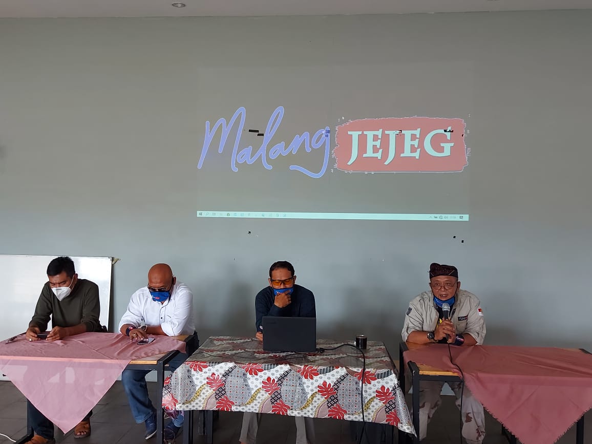 Bacabup Independen Malang, Heri Cahyono (baju hitam) saat konferensi pers, terkait kabar dirinya terpapar Covid-19 beberapa waktu lalu. (Foto: Istimewa)