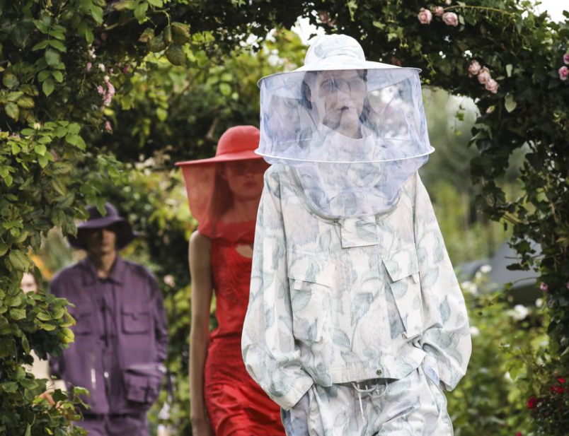 Koleksi Kenzo Spring-Summer 2021. (Foto: Vianney Le Caer/Invision/AP/Vianney Le Caer)