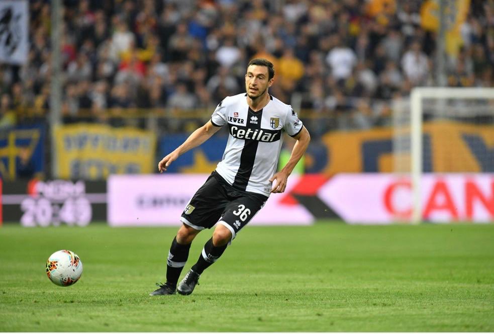 Matteo Darmian ketika bermain untuk AC PArma. (Foto: Twitter/@DarmianOfficial)