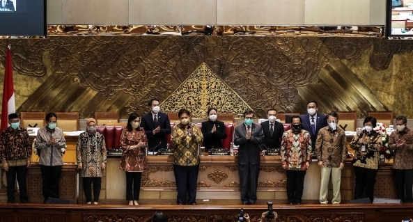 DPR RI mengesahkan RUU Cipta Kerja menjadi UU pada rapat paripurna yang digelar, pada Senin 5 Oktober 2020. (Foto: TV Parlemen)