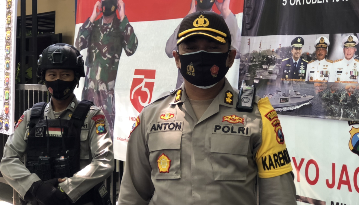 Kabag Ops Polrestabes Surbaya AKBP Anton Elfrino Trisanto, di Polsek Tenggilis (Foto: Andhi Dwi/Ngopibareng.id)