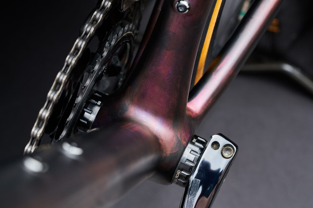 Bottom bracket sistem drat memudahkan perawatan. (Foto: Istimewa)