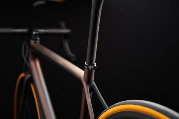 Tanpa dropped seatstay dan seatclamp masih model lama. (Foto: Istimewa)