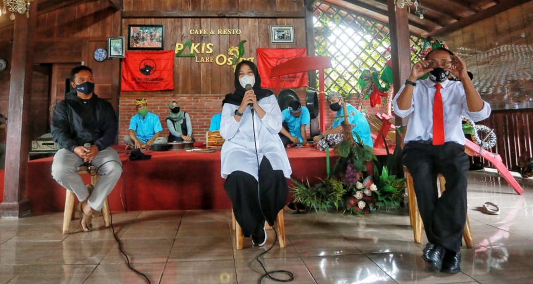 Calon Bupati Banyuwangi Ipuk Fiestiandani bertemu dengan Pokdarwis Kecamatan Songgon. (Foto: Istimewa)