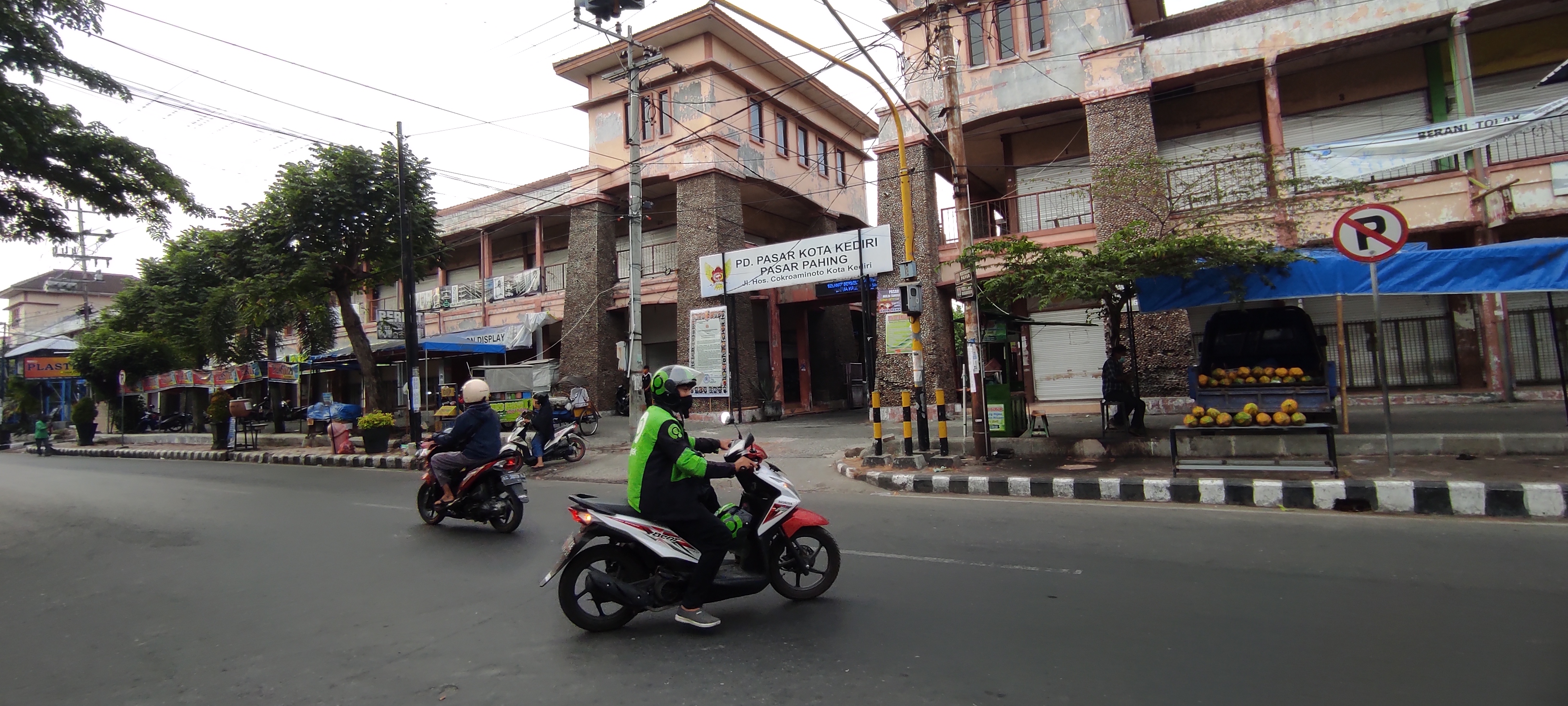 Pasar Setono Betek, satu dari 3 pasar yang pernah dilockdown (Fendi Plesmana/Ngopibareng.id)