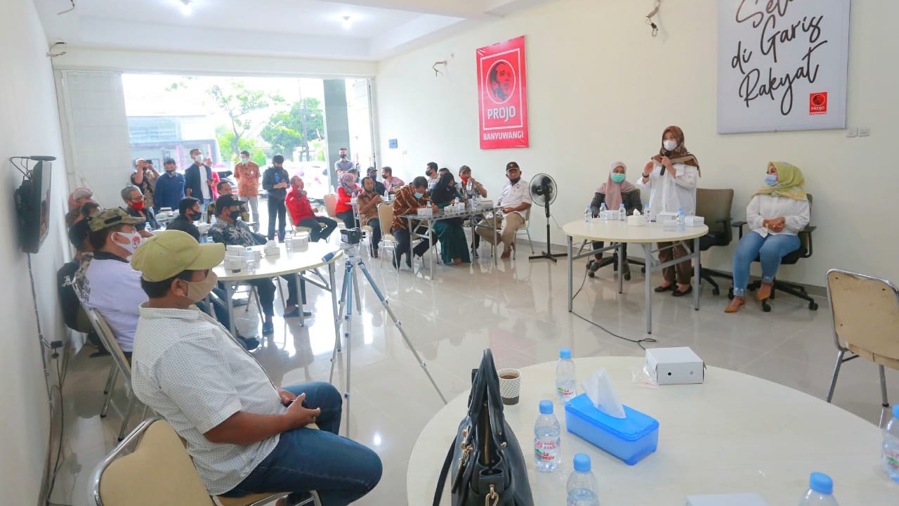 Ipuk bertemu dengan sejumlah anggota BPD Banyuwangi. (Foto: Istimewa)