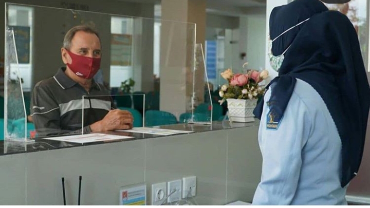 Penerapan protokol kesehatan 3M di Kantor Imigrasi Malang, Jawa Timur. (Foto: Instagram @imigrasi_malang)