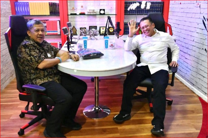 Bamsoet usai ngobrol dengan Fahri Hamzah, di studio Podcast NGOMPOL di Jakarta, Kamis 15 Oktober 2020.(Foto: MPR)