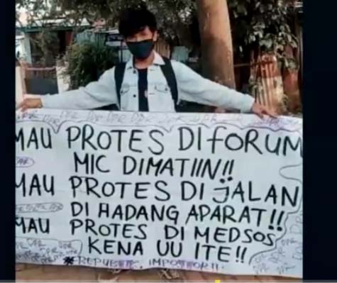 Putus asa? Justru tidak. Anak muda ini hanya menulis kenyataan yang ada. (Foto:Istimewa)