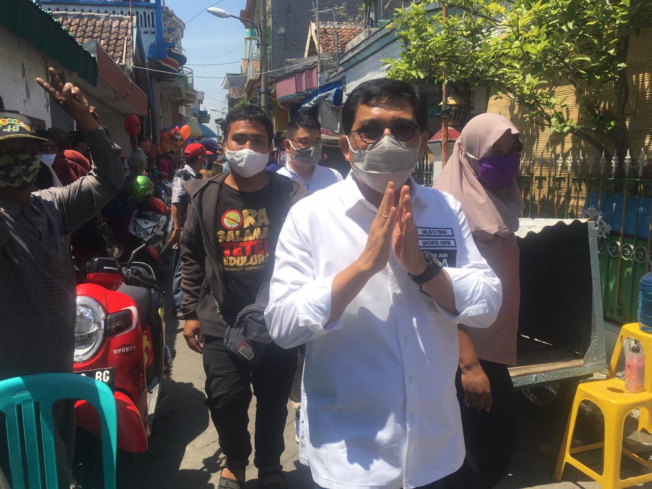 Cawali Surabaya, Machfu Arifin ketika berkunjung ke Kampung Bulan Jaya, Surabaya, Kamis 15 Oktober 2020. (Foto: Fariz Yarbo/Ngopibareng.id)