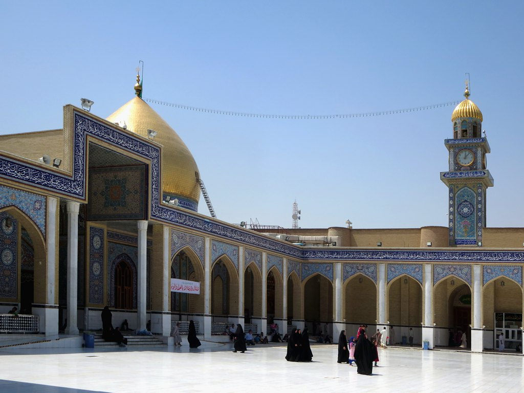 Suasana di Masjid Kufah, Irak. (Foto: Istimewa)