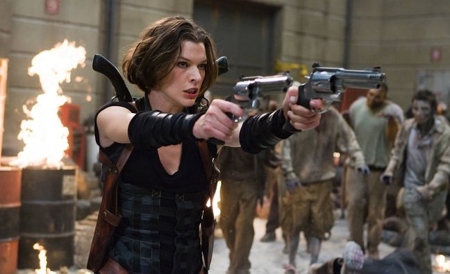 Aksi lanjutan perlawanan Alice terhadap Umbrella di film Resident Evil: Retribution. (Foto: YouTube)