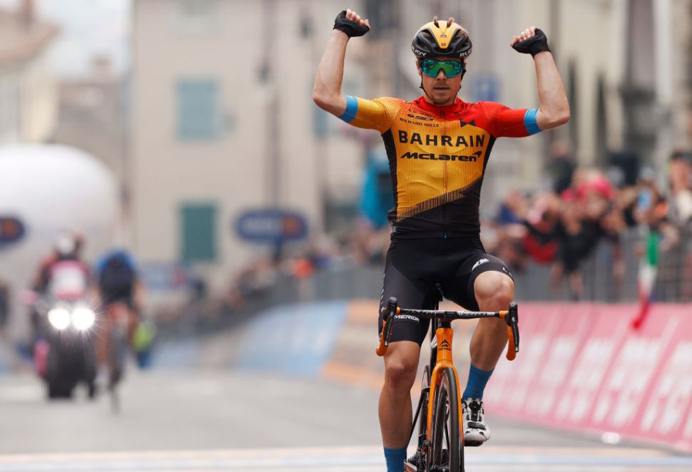 Jan Tratnik (Bahrain Mclaren) berhasil menjadi juara 1 etape 16 Giro d'Italia. (Foto: Istimewa)