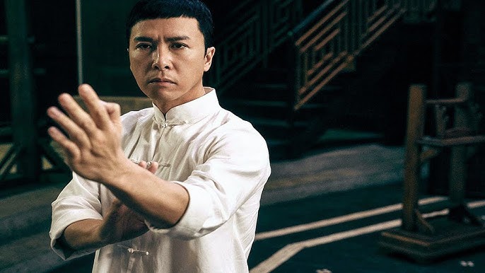 Aktor Donnie Yen saat membintangi film legendaris Ip Man. (Foto: YouTube)