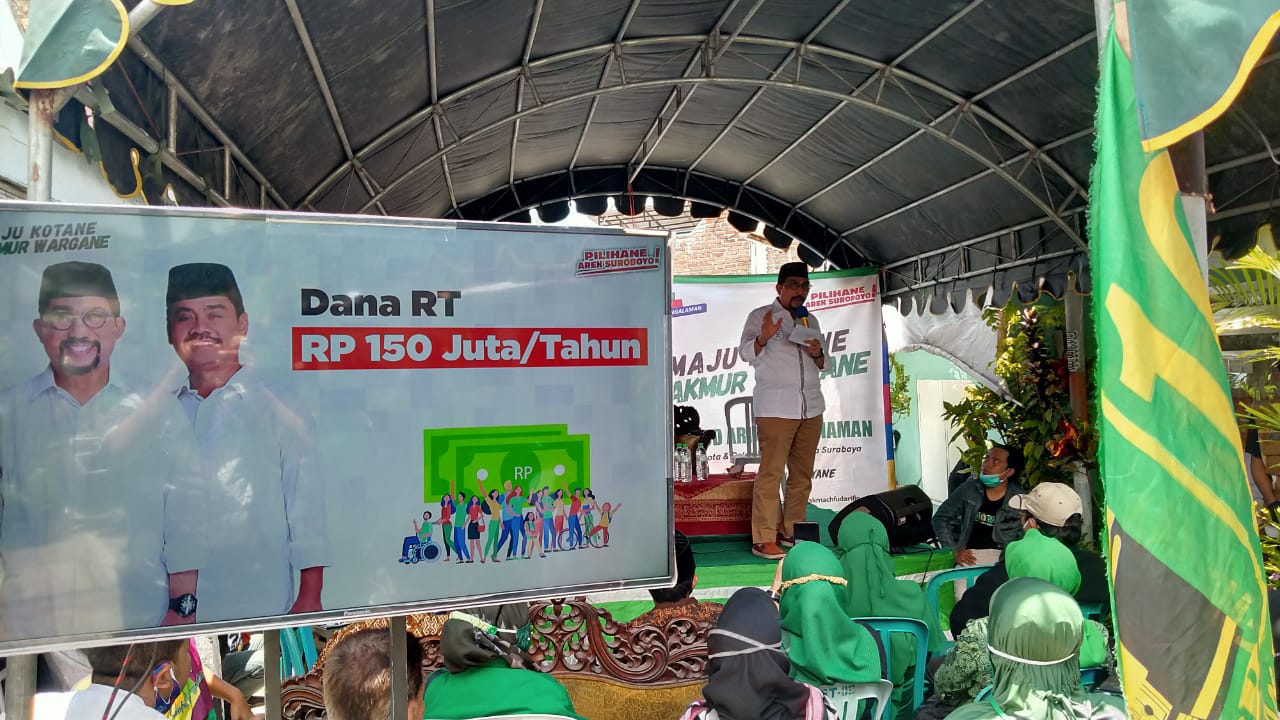 Cawali Kota Surabaya, Machfud Arifin ketika melakukan sapa warga di Bagong Komplek, Ngagel, Surabaya, Rabu 21 Oktober 2020. (Foto: Fariz Yarbo/Ngopibareng.id)